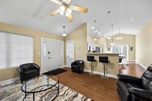 TV, peis, fotballspill og stereoanlegg