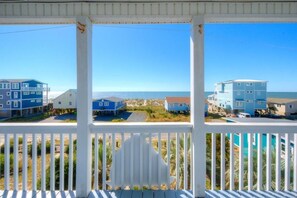 Property grounds - Oceanview retreat in Oak Island, sleeps 12, perfect for families and a dog! (Oak Island)