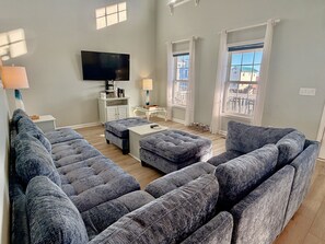 Smart TV - Oceanview retreat in Oak Island, sleeps 12, perfect for families and a dog! (Oak Island)