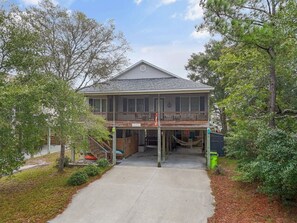 Exterior - Nemos II: A charming 3BR retreat in Oak Island, perfect for family getaways. (Oak Island)