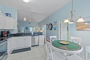 Fridge, microwave, oven, stovetop - Nemos II: A charming 3BR retreat in Oak Island, perfect for family getaways. (Oak Island)
