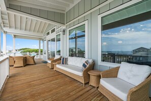 Property grounds - Experience luxury at SeaKing Good Times in Oak Island, with ocean views and space for 18! (Oak Island)