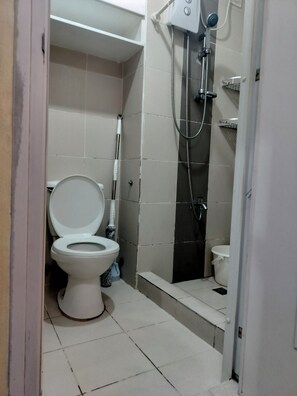 Condo, 1 Bedroom, Accessible, Private Pool | Bathroom - Luxurious Condo in Quezon City With Private Pool (Quezon City)