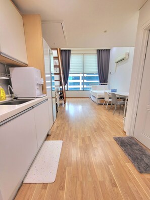 1 chambre, fer et planche à repasser, Wi-Fi, draps fournis