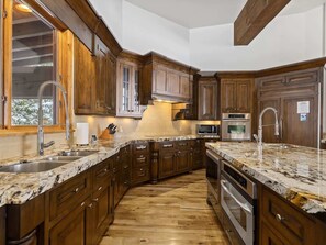 冰箱、烤箱、炉灶、洗碗机