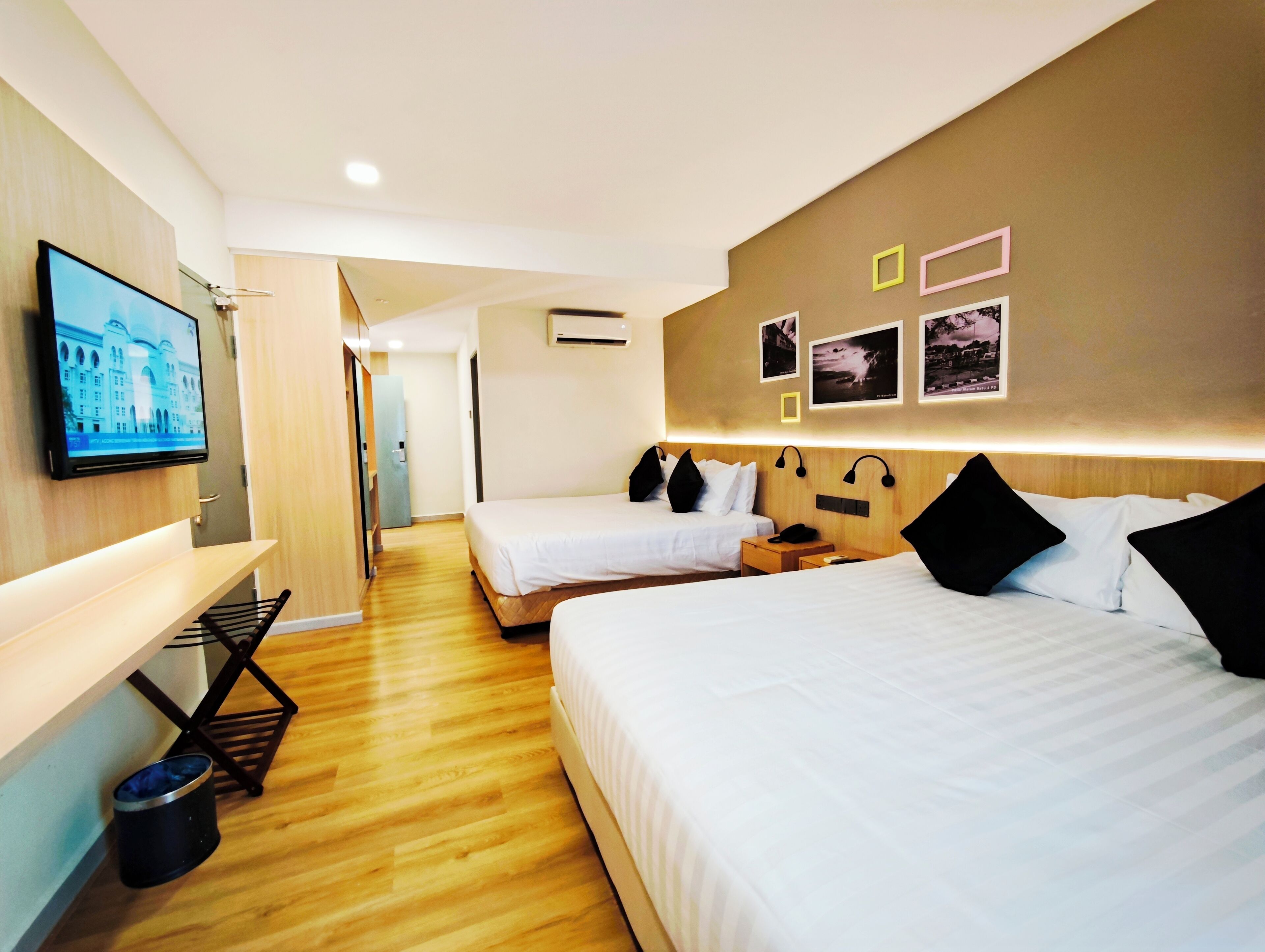 Phòng 4 Deluxe, ban công, quang cảnh vườn | Két bảo mật tại phòng, màn/rèm cản sáng, bàn ủi/dụng cụ ủi quần áo 