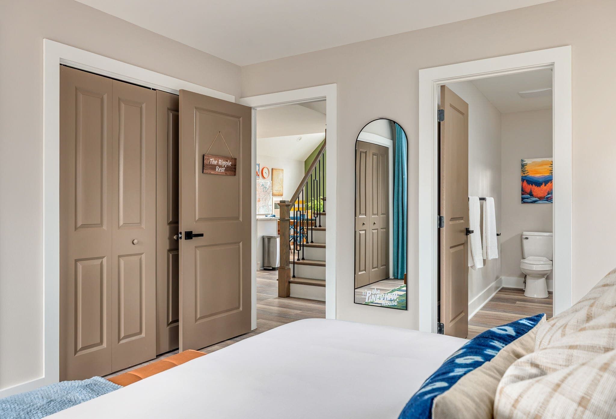 5 bedrooms, desk, iron/ironing board, travel cot