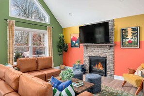 Fernseher, Kamin, Videospiele, Tischfußball