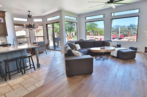 Canyon Ridge Oasis-a luxury desert retreat with Tucson elegance.