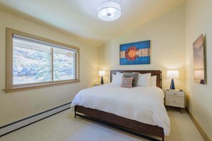 3 Schlafzimmer, Bügeleisen/Bügelbrett, Reisekinderbett, WLAN