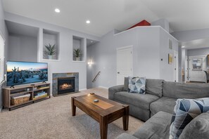 Smart TV, fireplace