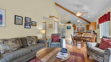 Una Smart TV, una chimenea