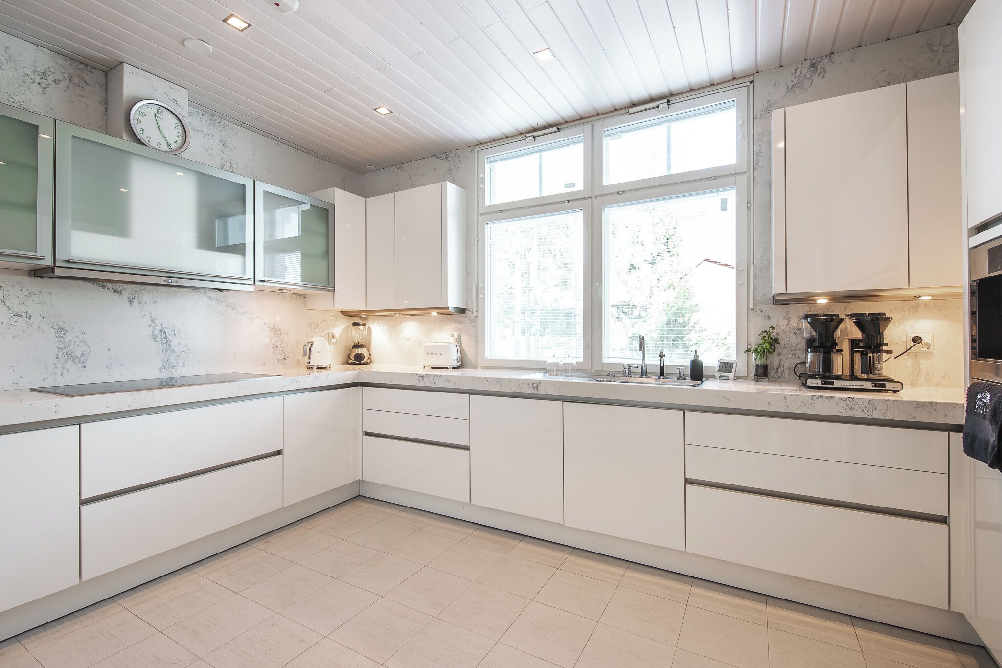 Luxury Villa, Lake View, Executive Level | Private kitchen | Full-sized fridge, microwave, oven, stovetop