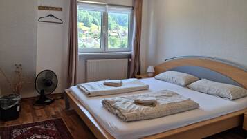 2 habitaciones, tabla de planchar con plancha y wifi gratis