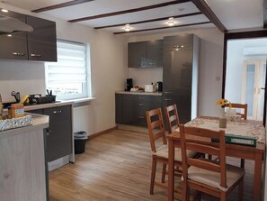 Kühlschrank, Ofen, Herdplatte, Geschirrspüler