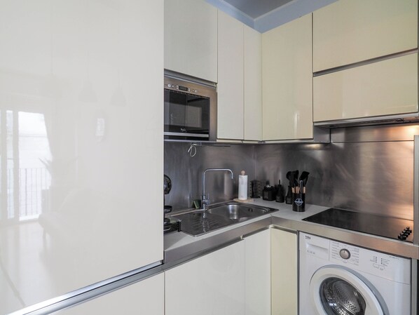 ميكروويف، موقد طهي مسطح، غسالة أطباق