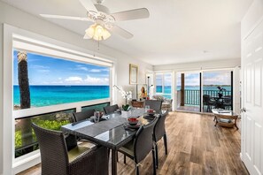 Apartment, Mehrere Betten, Veranda, Meerblick (Sea Village 1101) | Speisen