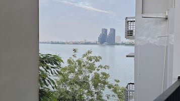 Superior Studio, Balcony, Lake View | Terrace/patio