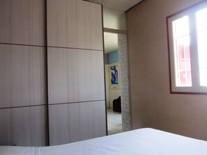 1 غرفة نوم وملاءات أسرّة