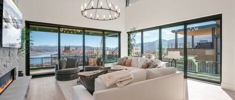 Smart TV, lareira, escritórios