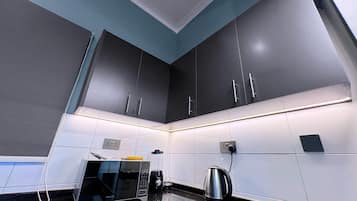Economy Apartment, Balcony, City View | Private kitchen