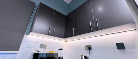 Appartement économique, balcon, vue sur la ville | Cuisine privée