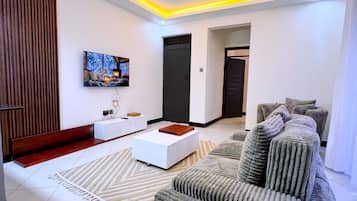 Economy Apartment, Balcony, City View | Living area