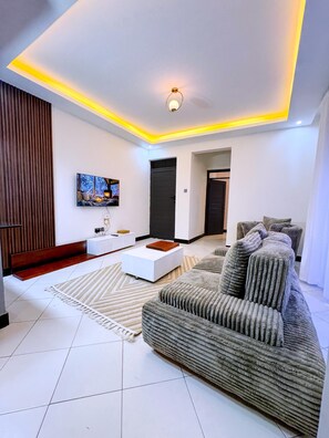 Economy Apartment, Balcony, City View | Ruang tamu