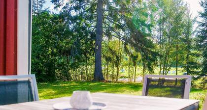 Amazing home in BjÀrtrÄ with sauna