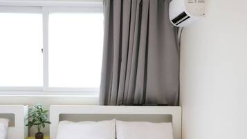 2 bedrooms, iron/ironing board, WiFi