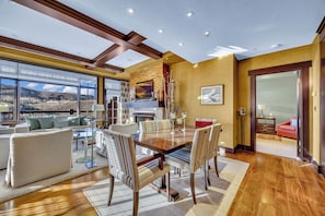 Smart TV, fireplace - Luxury 3-Bedroom Retreat at Flagstaff Lodge – Deer Valley, Utah (Park City)