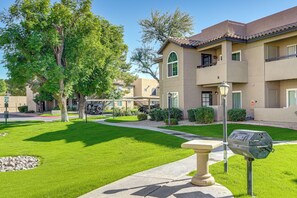 Interior - Pool & Tennis Access! Condo in Central Scottsdale (Scottsdale)