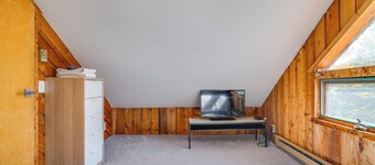 Stratton Shuttle Access! Vermont Mountain Hideaway