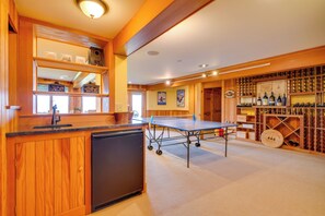 House (4 Bedrooms) | Interior - 4 Mi to Stratton! Group Getaway w/ Deck & Views (Bondville)
