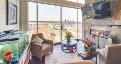 3 Mi to Dtwn Cleveland: Condo w/ Lake Erie Views!