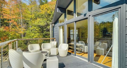 Luxe 5,000 Sq Ft Retreat: 5 Mi to Stratton Resort