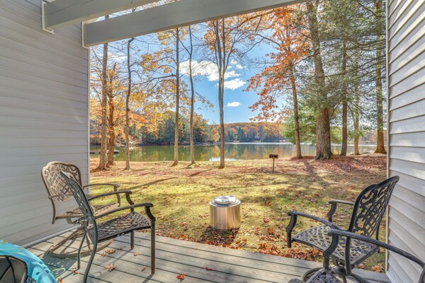 Steps To Lake Tanglwood: Tranquil Wooded Retreat - Lake Wallenpaupack, Tafton