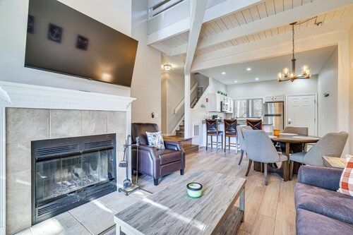 Steps to Lake Tanglwood: Tranquil Wooded Retreat