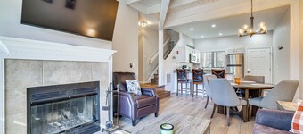 Steps to Lake Tanglwood: Tranquil Wooded Retreat