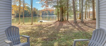 Steps to Lake Tanglwood: Tranquil Wooded Retreat