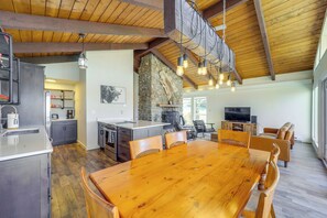 House (4 Bedrooms) | Interior - 2 Mi to Beech Mtn Resort: Family Home w/ Hot Tub! (Banner Elk)