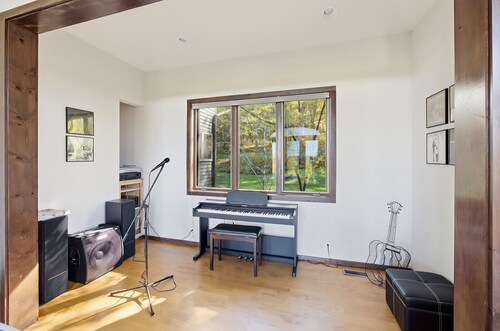 Sophisticated Pool Escape By Evergreen Home