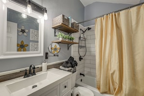 House (3 Bedrooms) | Interior - 2 Mi to Dtwn! Modern Round Rock Oasis w/ Patio (Round Rock)