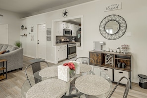 House (3 Bedrooms) | Interior - 2 Mi to Dtwn! Modern Round Rock Oasis w/ Patio (Round Rock)