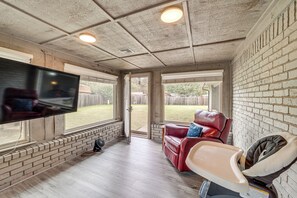 House (3 Bedrooms) | Interior - Family-friendly Tulsa Suburb Home By Parks & River (Bixby)