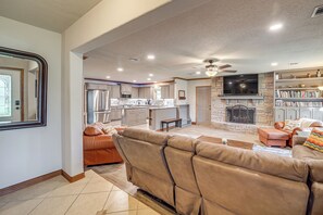 المنشأة من الداخل