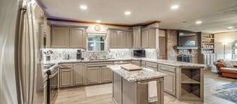 Family-friendly Tulsa Suburb Home By Parks & River