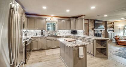 Family-friendly Tulsa Suburb Home By Parks & River