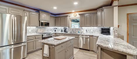 House (3 Bedrooms) | Interior