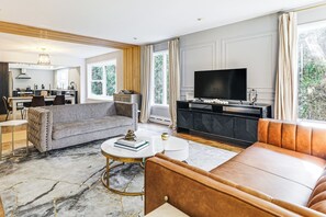 House (3 Bedrooms) | Front of property